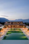 Xingyang Valley Hot Springs Luxury Tent Hotel - Mountain view