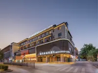MEHOOD LESTIE Hotel (Luoyang Yingtianmen Luoyi Old Town) - parking