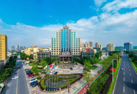 Lonsun Hotel Отели рядом с достопримечательностью «CPC Tongliang County Committee Party School»