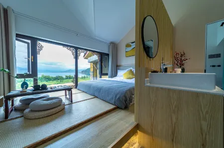 Huasu Shuishe View Inn Отели рядом с достопримечательностью «Lugu Lake Viewing Platform»