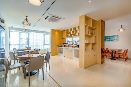 Zhanjiang City Hotel (Zhanjiang High speed Railway Station Branch) Отели рядом со станцией Zhanjiang West Railway Station