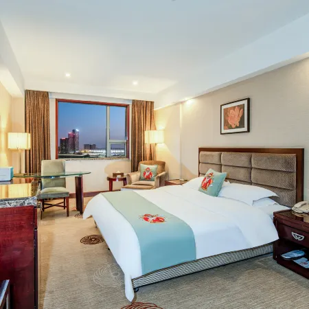 Chengdu x Langzhong Hotel (Chengdu Railway Station East Station Yinghui Road Subway Station Store)