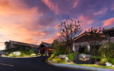 Fengyiyanju, Longxili, Qingyan Ancient Town, Guiyang Отели рядом с достопримечательностью «Gaopoxiang Passenger Transport Terminal»