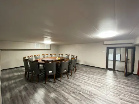 Huanren Meihao Lizhi Hotel Отели рядом с достопримечательностью «Minzu Square»