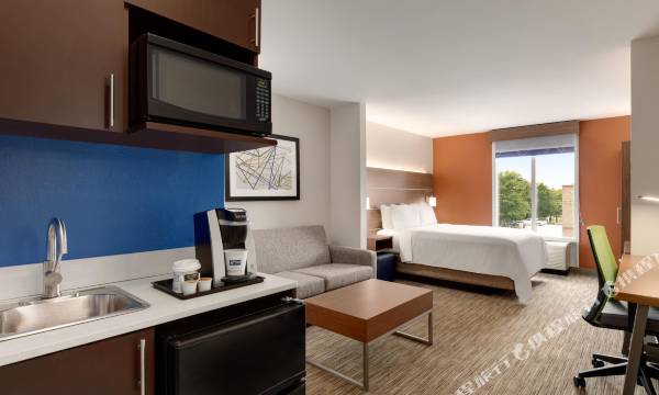 Holiday Inn Express & Suites Opelika Auburn by IHG