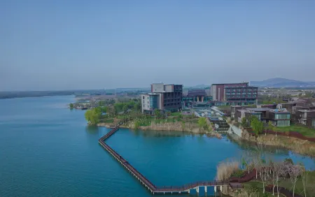MaoShan Hentique Resort Отели рядом с достопримечательностью «Yuanfu Wanning Palace»