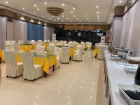 Wanjia Zhenxuan Hotel (long distance bus station)