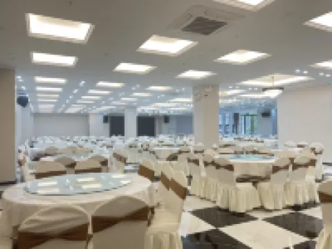 Yijin Oriental Hotel (Yichang East Railway Station, Bus Terminal)