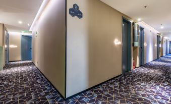 100 Inn (Zhoupu Wanda)