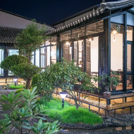 Shenjun Chinese Inn (Weishan Ancient City Xinggong Tower)