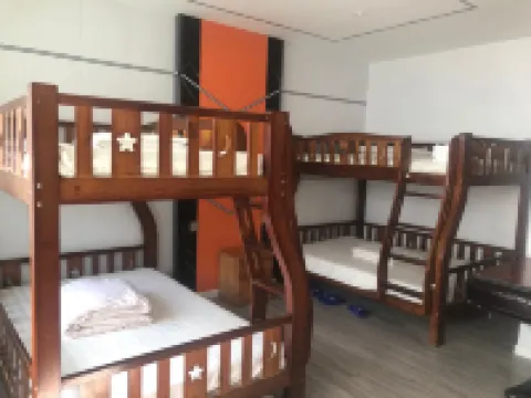 Caiyuan Electric Sports Hotel (Linyihe Eastern District Caiyuan Square Branch)