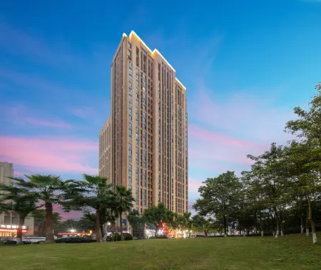 Lanou Hotel (Chongqing University Town) Отели рядом с достопримечательностью «Daxue Chenghuaban Park»