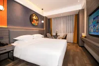 Qianyu Qianxun Hotel (Jiyuan Branch) - balcony