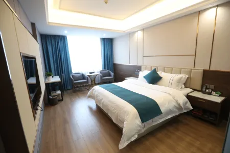 Huaxuan Xinhua International Hotel (Biancheng Square Branch) Отели рядом с достопримечательностью «Biancheng Park»