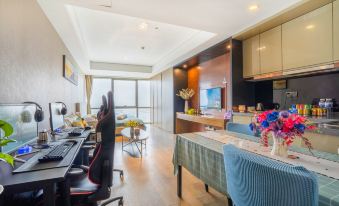 Xinsu E-sports Scenic Apartment (Qingdao Zhanqiao Railway Station)