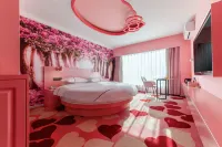 클라우즈 호텔(CLOUDS HOTEL) 호텔（웨이산고성고속철도역） 웨이산 호텔