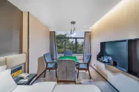 IU Hotel (Pengshui Renhe Spring store)