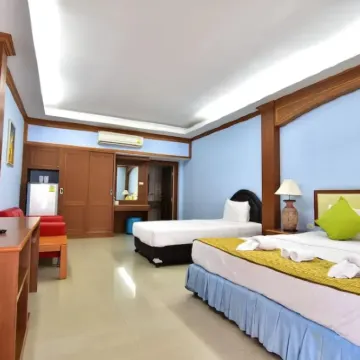 Ampan Resort Hotels near Wat Nong Prue