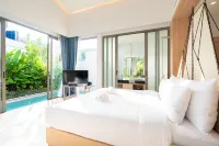 Panwaburi Beachfront Resort Hotel di Phuket