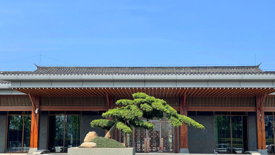 April Resort