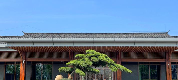 April Resort Hotels in Yibin