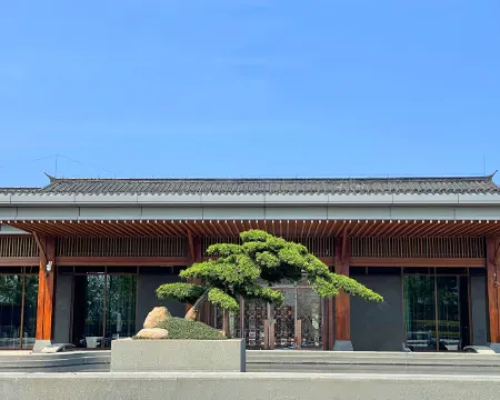 April Resort Hotels in Yibin