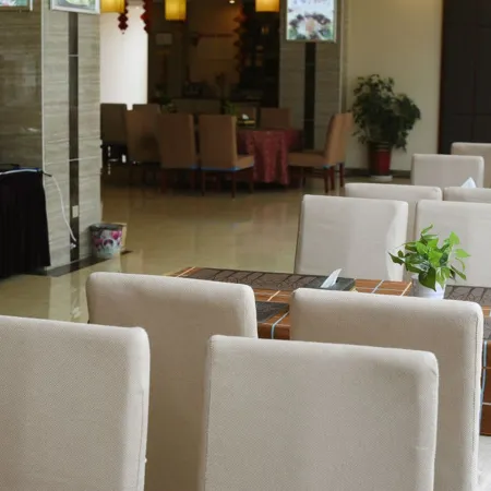 Vienna Classic Hotel (Weining Caohai Exhibition Center)