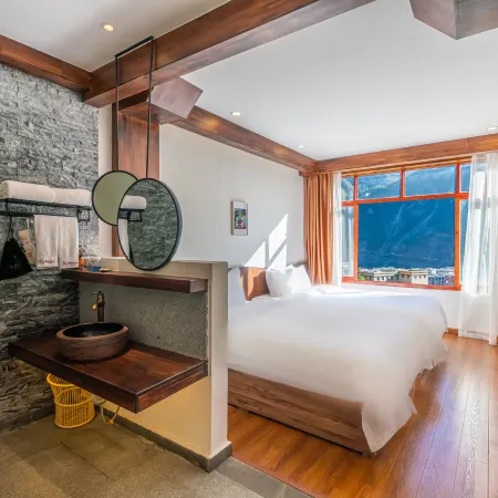Daocheng Yading Sangjie Linka Luxury Homestay