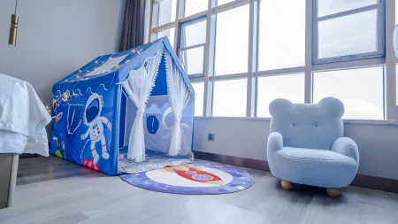 Xinyang Xixian Shi Financial International Hotel