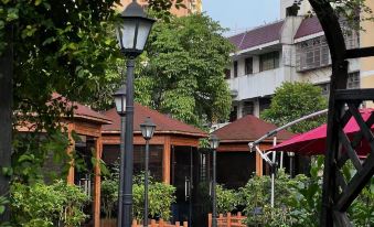 Gold Tea Is Pieasing Fashion Hotel