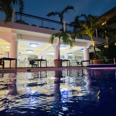Clarkton Hotel Apartment