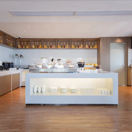Echarm Hotel (Huangshigang Wanda Plaza) Отели в г. Хуанши