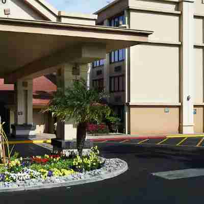 ダブルツリー バイ ヒルトン ブエナ パーク Hotel Exterior