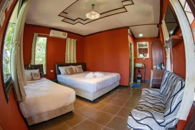 Tom Pizza Resort Hotels near Ko Samet