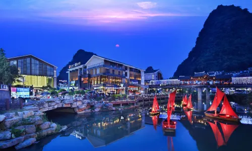 Yitian West Street Hotel (Yangshuo West Street Lijiang Branch)