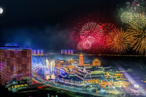 Longemont Taihu Lake Town Hotel