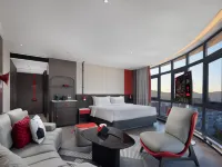 LIRIDE RED HOTEL - Parvekkeita