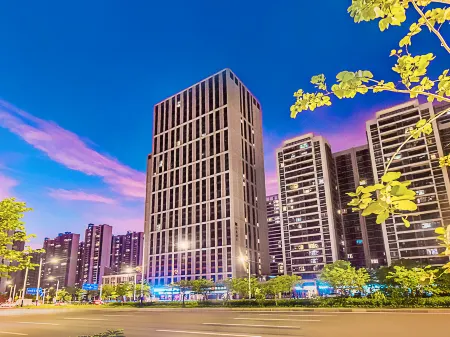 Borrman Hotel (Maoming High-Speed Railway Station Aiqinhai Shopping Park) Отели рядом со станцией Maoming Railway Station