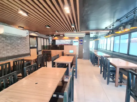 Poonsuk Place Hotel Отели рядом с достопримечательностью «Ват Арун»