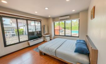 Chiang Mai Central 5 Bedrooms Private Pool Villa - Housity