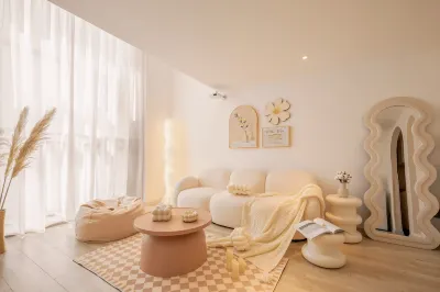 永合屋·設計師民宿（新迎新城） Kunming University of Science and Technology Xinying Campus Gymnasium周辺のホテル