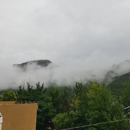 Tanchang.Guan'egou Minghu lnn