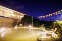 Xiaolv Locomotive Hot Spring Youth Hostel (Wuyuan Niujie Branch) - Kaplıcalı