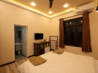 The Bilimbi Guesthouse and Inn Hotels in Huraa