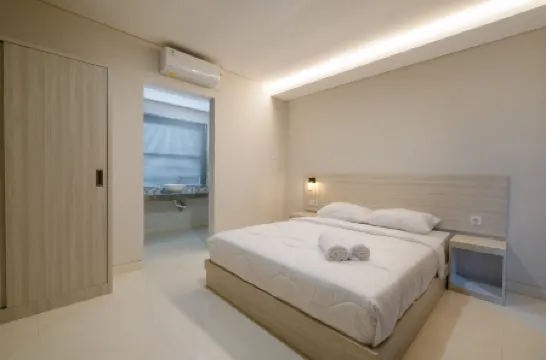 RedDoorz Plus @ Yasa’s Living Denpasa Отели рядом с достопримечательностью «Санур»