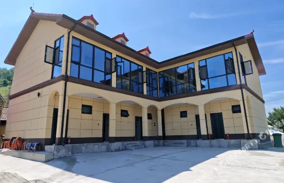 隴縣駿馳農家樂民宿