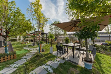 Ease Hotel · Zhi (Yichang Huoche Dongzhan ) Отели рядом с достопримечательностью «Three Gorges University - Central District»