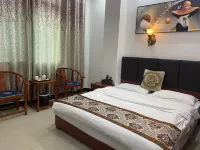 Baoshan Tiantian Ping'an Hotel - Inns