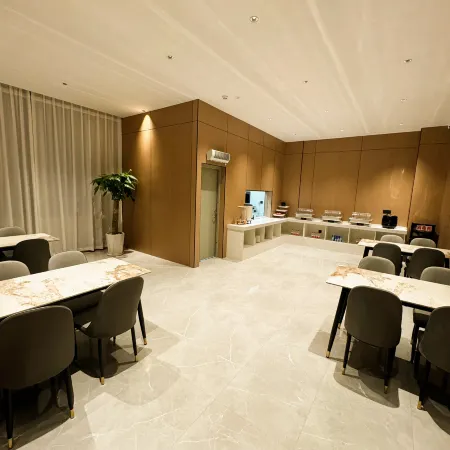 Huachen Zhixuan Hotel