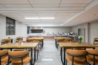 Elong Anyue Hotel (Zhangjiagang Manbatt Square)